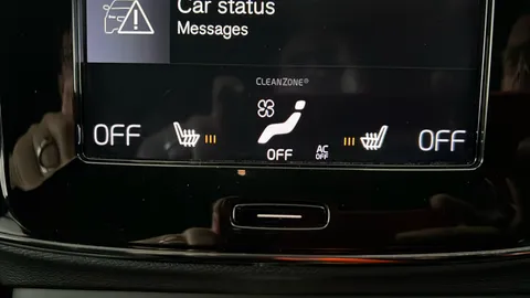 VOLVO XC40 2.0 T4 R DESIGN AWD Geartronic