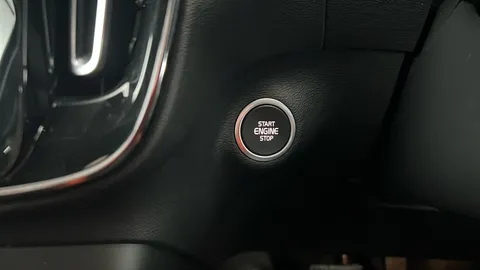 VOLVO XC40 1.5 T4 Recharge PHEV Core Bright Auto