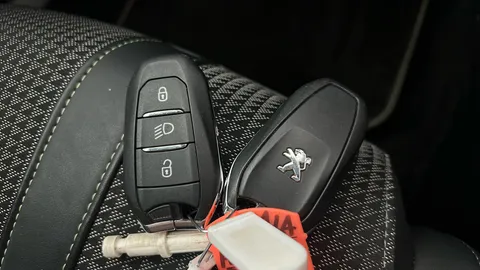 PEUGEOT 2008 1.2 PureTech 130 GT