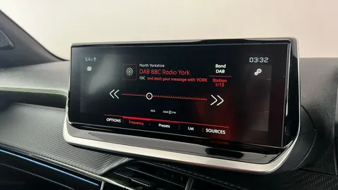 PEUGEOT 2008 1.2 PureTech 130 GT