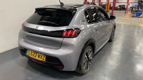 PEUGEOT 208 100kW GT 50kWh Auto