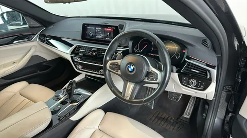 BMW 5 Series 520d M Sport Auto [Plus Pack]