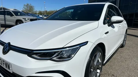 Volkswagen Golf 1.5 TSI R-Line