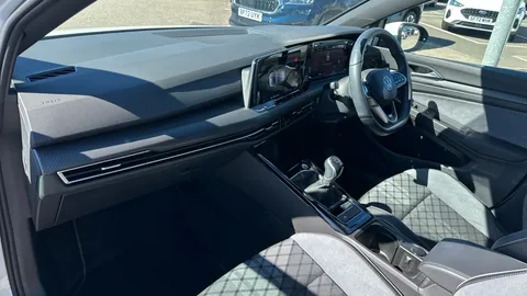 Volkswagen Golf 1.5 TSI R-Line