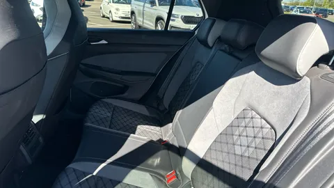 Volkswagen Golf 1.5 TSI R-Line