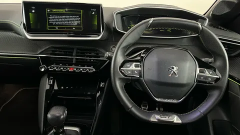 PEUGEOT 208 1.2 PureTech 100 GT