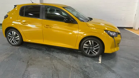 PEUGEOT 208 1.2 PureTech Active Premium +