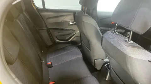 PEUGEOT 208 1.2 PureTech Active Premium +