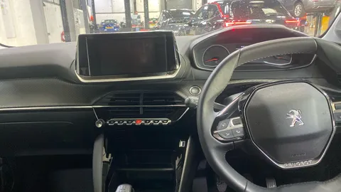 PEUGEOT 208 1.2 PureTech Active Premium +