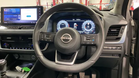 NISSAN QASHQAI 1.3 DiG-T MH N-Connecta