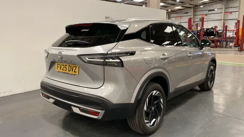 NISSAN QASHQAI 1.3 DiG-T MH N-Connecta