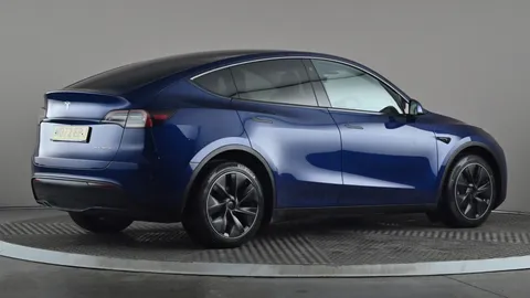 TESLA MODEL Y Long Range AWD Auto