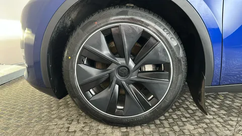 TESLA MODEL Y Long Range AWD Auto