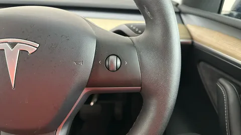 TESLA MODEL Y Long Range AWD Auto