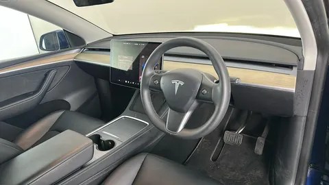 TESLA MODEL Y Long Range AWD Auto