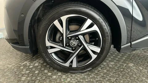 TOYOTA C-HR 1.8 Hybrid Design CVT