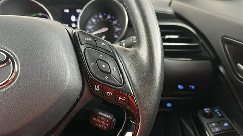 TOYOTA C-HR 1.8 Hybrid Design CVT