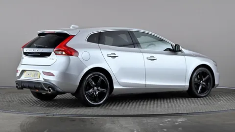 VOLVO V40 T3 [152] R DESIGN Edition