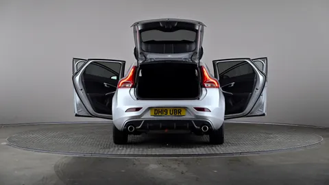 VOLVO V40 T3 [152] R DESIGN Edition