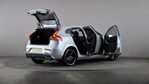 VOLVO V40 T3 [152] R DESIGN Edition