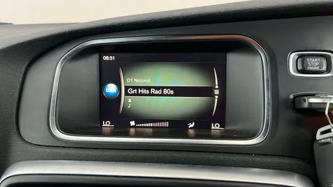 VOLVO V40 T3 [152] R DESIGN Edition
