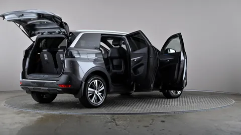 PEUGEOT 5008 1.2 PureTech Allure Premium+ EAT8