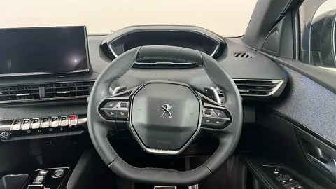 PEUGEOT 5008 1.2 PureTech Allure Premium+ EAT8