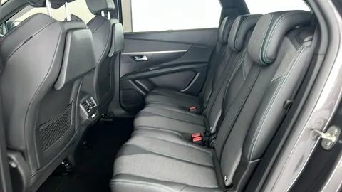 PEUGEOT 5008 1.2 PureTech Allure Premium+ EAT8