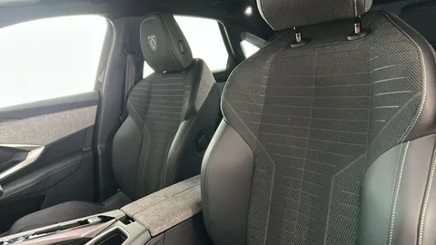 PEUGEOT 3008 1.2 Hybrid 136 GT e-DSC6