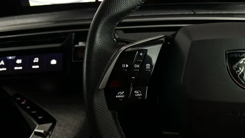 PEUGEOT 3008 1.2 Hybrid 136 GT e-DSC6