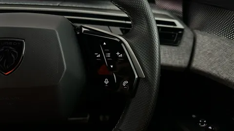 PEUGEOT 3008 1.2 Hybrid 136 GT e-DSC6