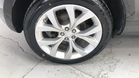 LAND ROVER RANGE ROVER EVOQUE 1.5 P300e SE Auto