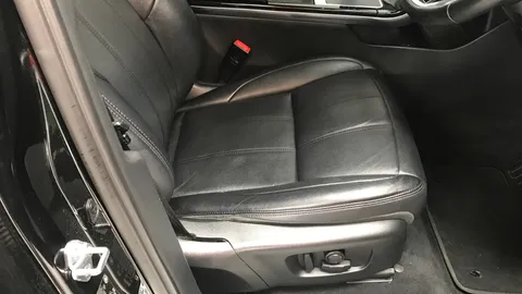 LAND ROVER RANGE ROVER EVOQUE 1.5 P300e SE Auto