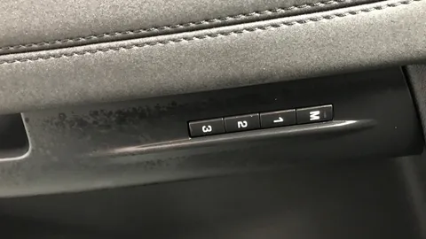 LAND ROVER RANGE ROVER EVOQUE 1.5 P300e SE Auto