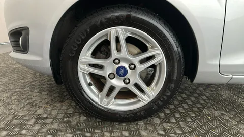 FORD FIESTA 1.6 Zetec Powershift
