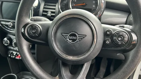 MINI HATCHBACK 1.5 Cooper Classic II