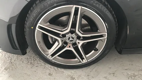 MERCEDES-BENZ A CLASS A180 AMG Line Executive