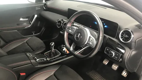 MERCEDES-BENZ A CLASS A180 AMG Line Executive
