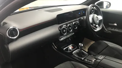 MERCEDES-BENZ A CLASS A180 AMG Line Executive