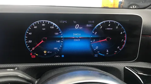 MERCEDES-BENZ A CLASS A180 AMG Line Executive