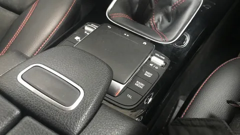 MERCEDES-BENZ A CLASS A180 AMG Line Executive