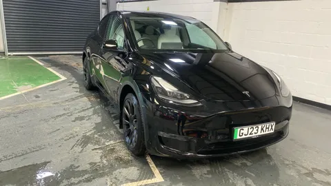 Tesla                     Model Y Long Range AWD 5dr Auto