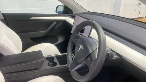 Tesla                     Model Y Long Range AWD 5dr Auto