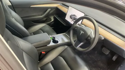 Tesla                     Model 3 RWD Auto
