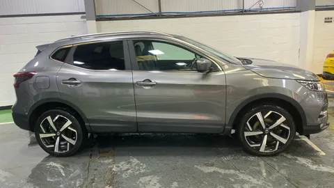 Nissan Qashqai 1.3 DiG-T N-Motion 5dr