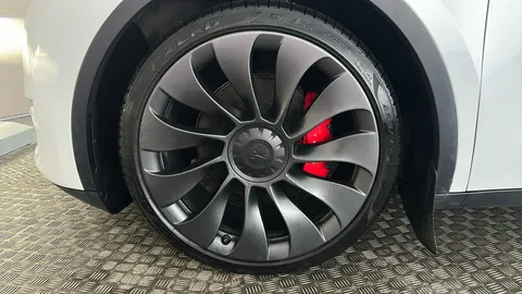 TESLA MODEL Y Performance AWD Auto