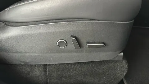 TESLA MODEL Y Performance AWD Auto
