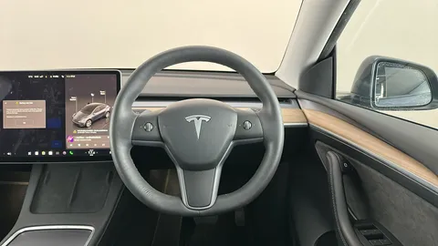 TESLA MODEL Y Long Range AWD Auto