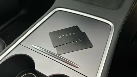 TESLA MODEL Y Long Range AWD Auto