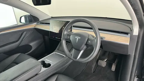 TESLA MODEL Y Long Range AWD Auto